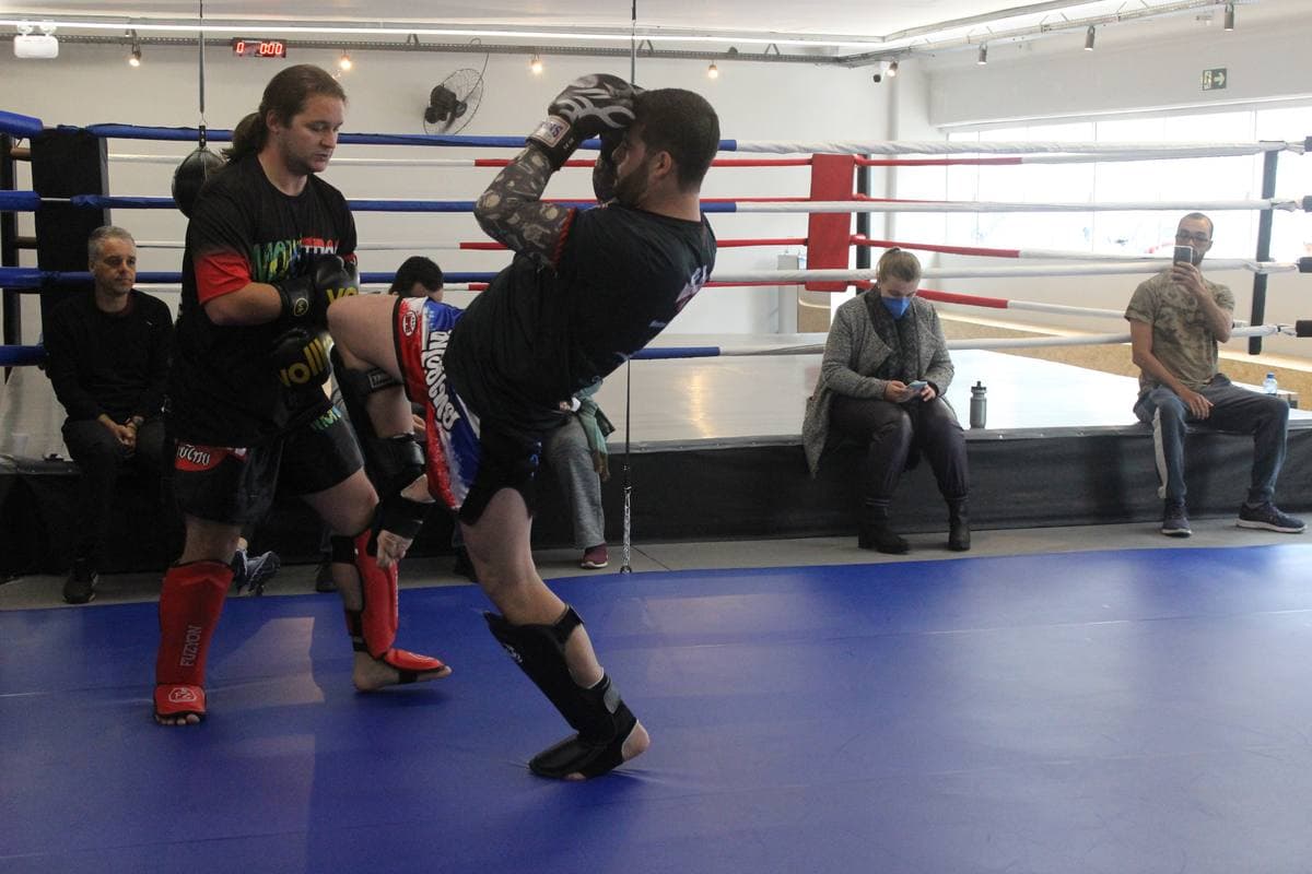 Treino de Muay Thai na United Gym